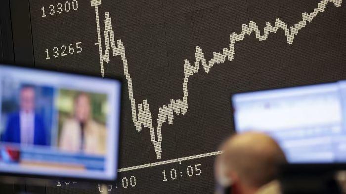 is-market-sentiment-turning-around-us-stock